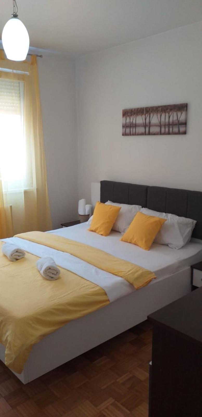 דירות יאיצי Apartman David מראה חיצוני תמונה